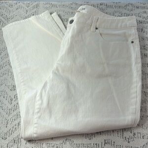 Chico’s Platinum White Cropped Jeans Sz 3 Stretch Denim